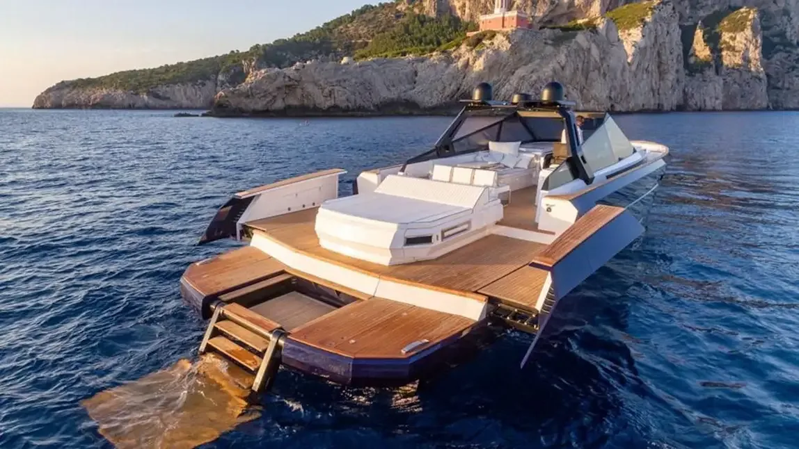 Absolem - photo 1 yacht charter Mykonos