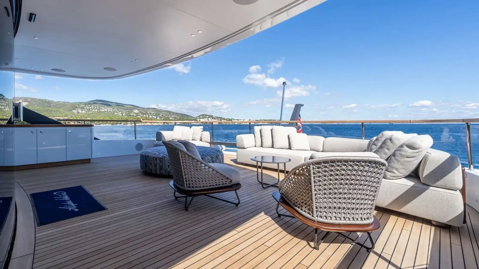 ALPHA WAVES - photo 14 yacht charter Mykonos