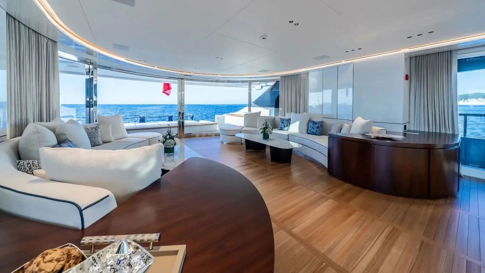 ALPHA WAVES - photo 27 yacht charter Mykonos