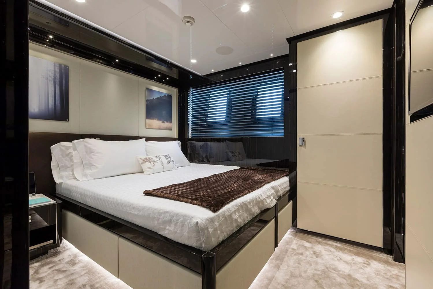 ANDIAMO - photo 16 yacht charter Mykonos