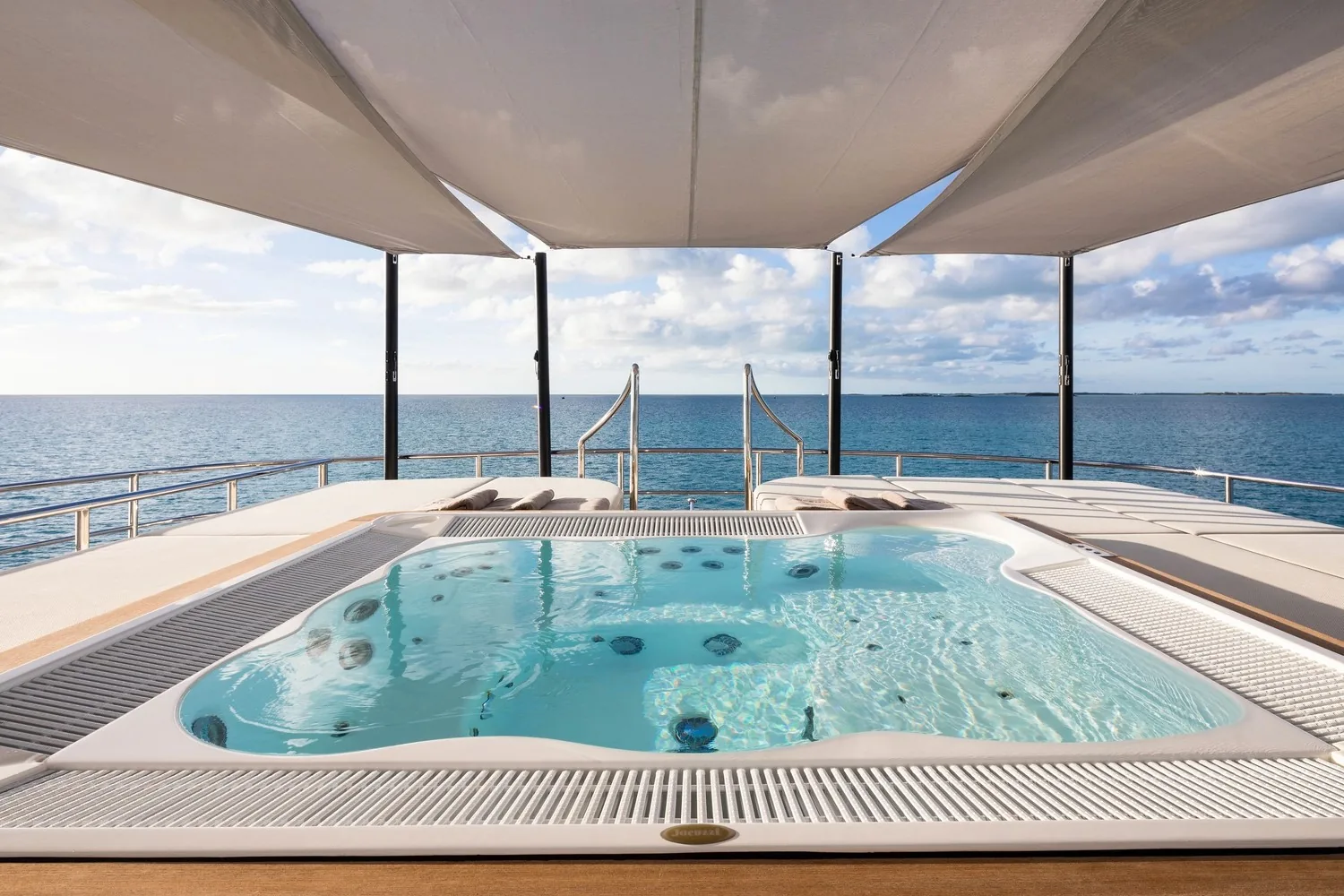 ARTISAN - photo 13 yacht charter Mykonos
