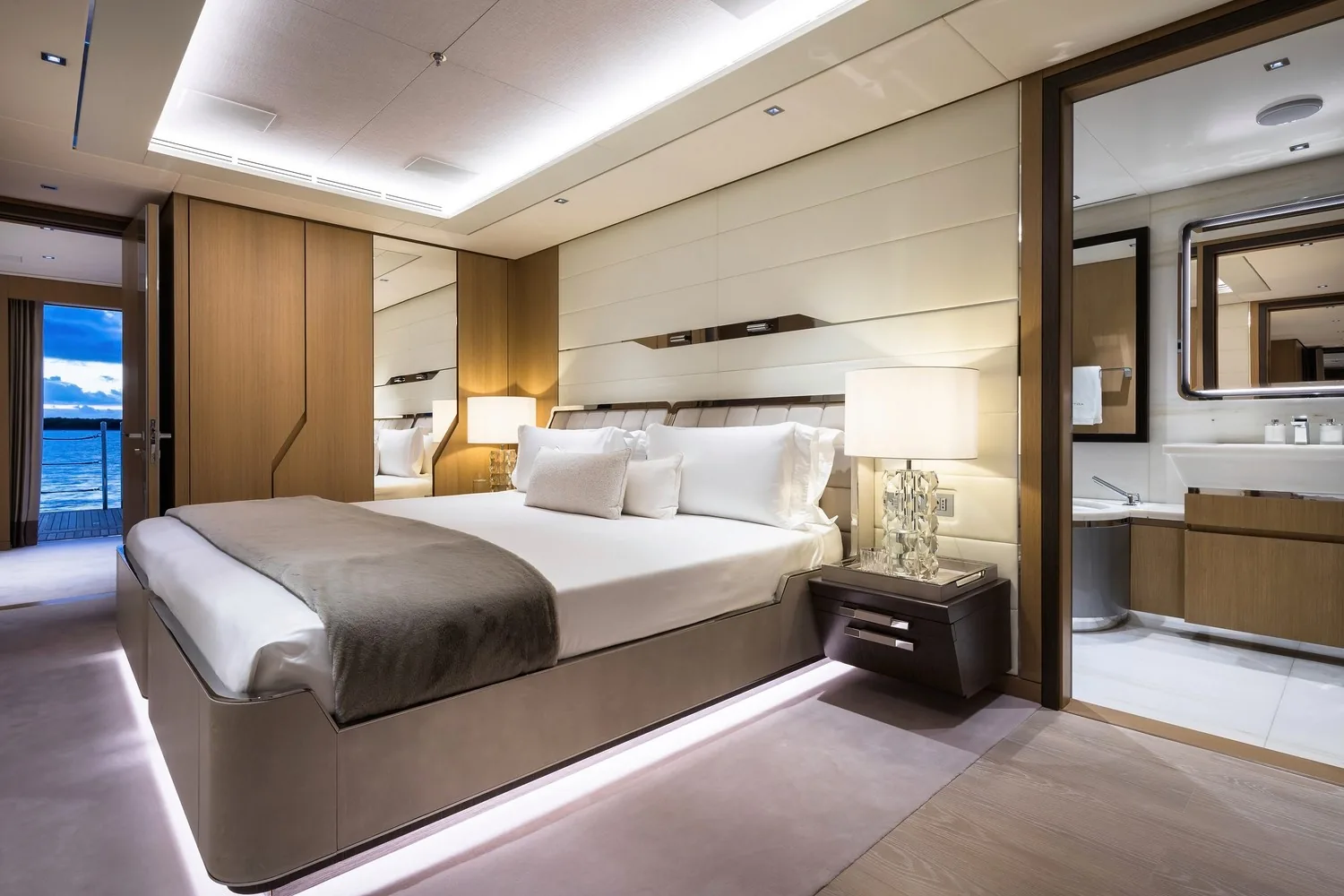 ARTISAN - photo 34 yacht charter Mykonos