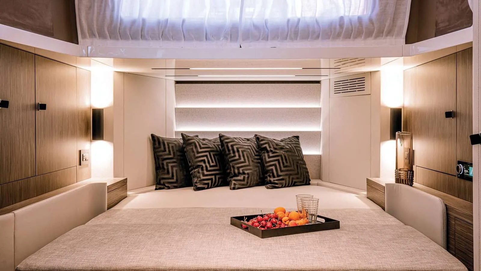 Cranchi A46 - photo 6 yacht charter Mykonos