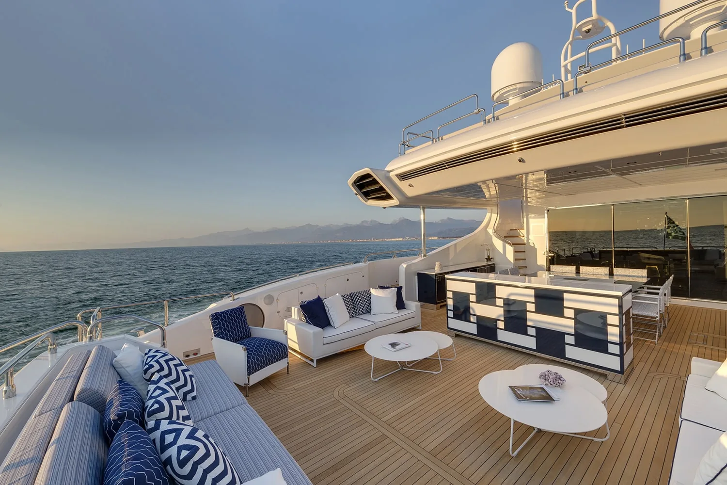 DA VINCI - photo 4 yacht charter Mykonos