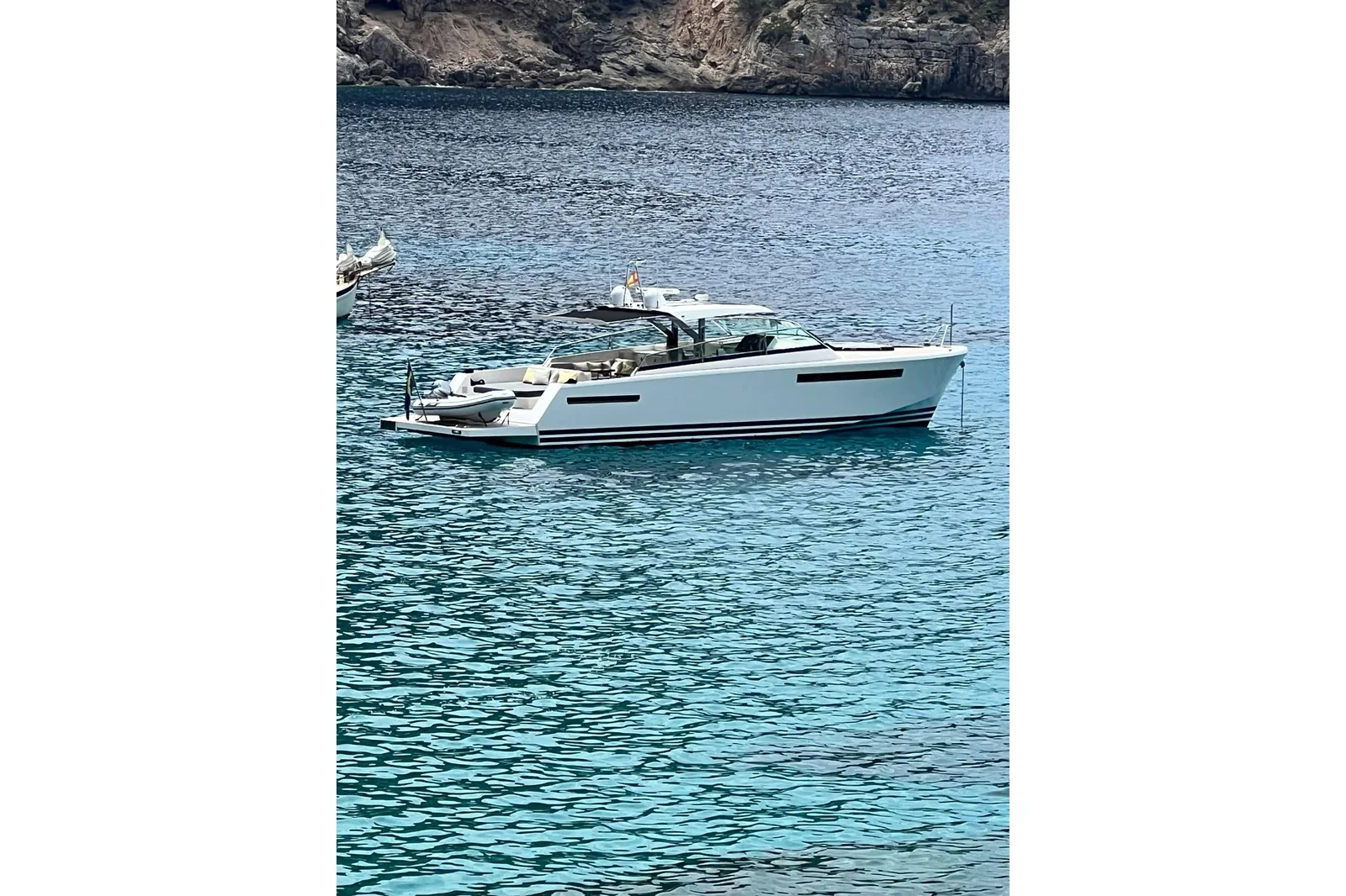 Delta 60 Open - photo 11 yacht charter Mykonos