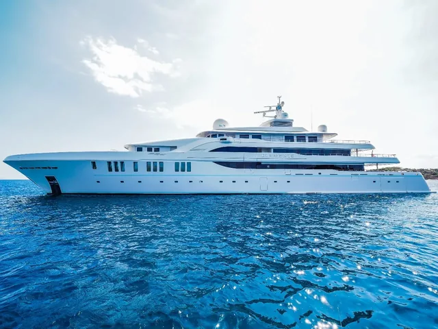 ELEMENTS - yacht charter Mykonos