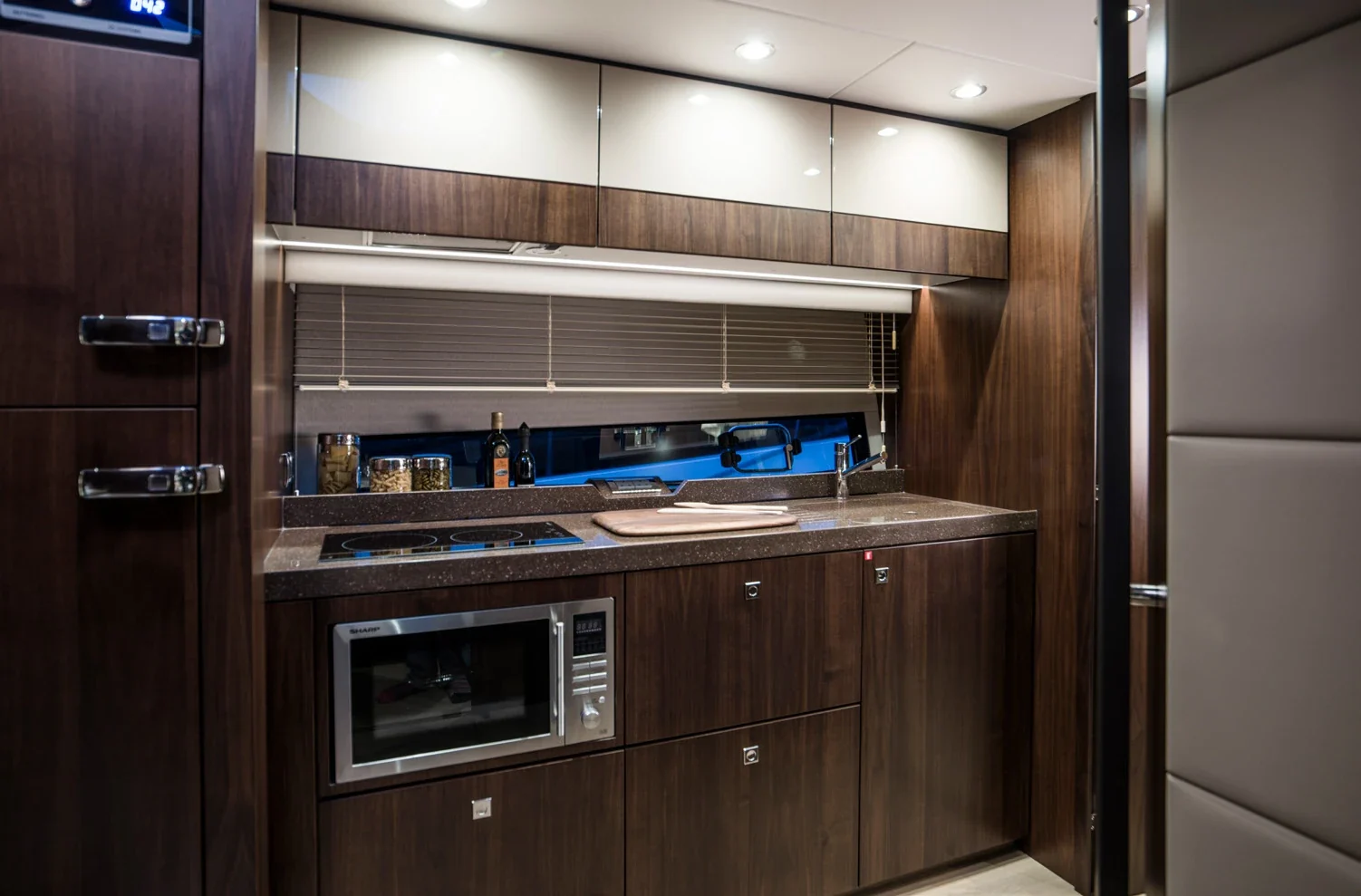 Fairline Targa 48 - photo 10 yacht charter Mykonos