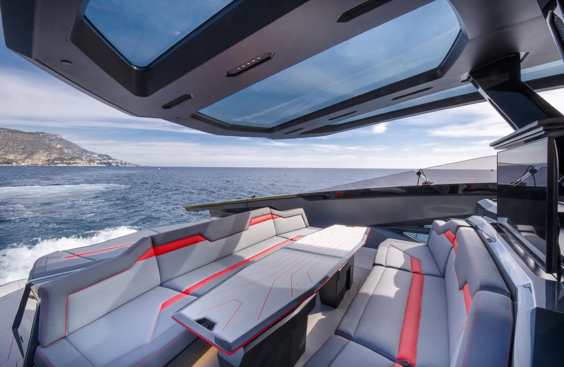 Fast One - photo 8 yacht charter Mykonos