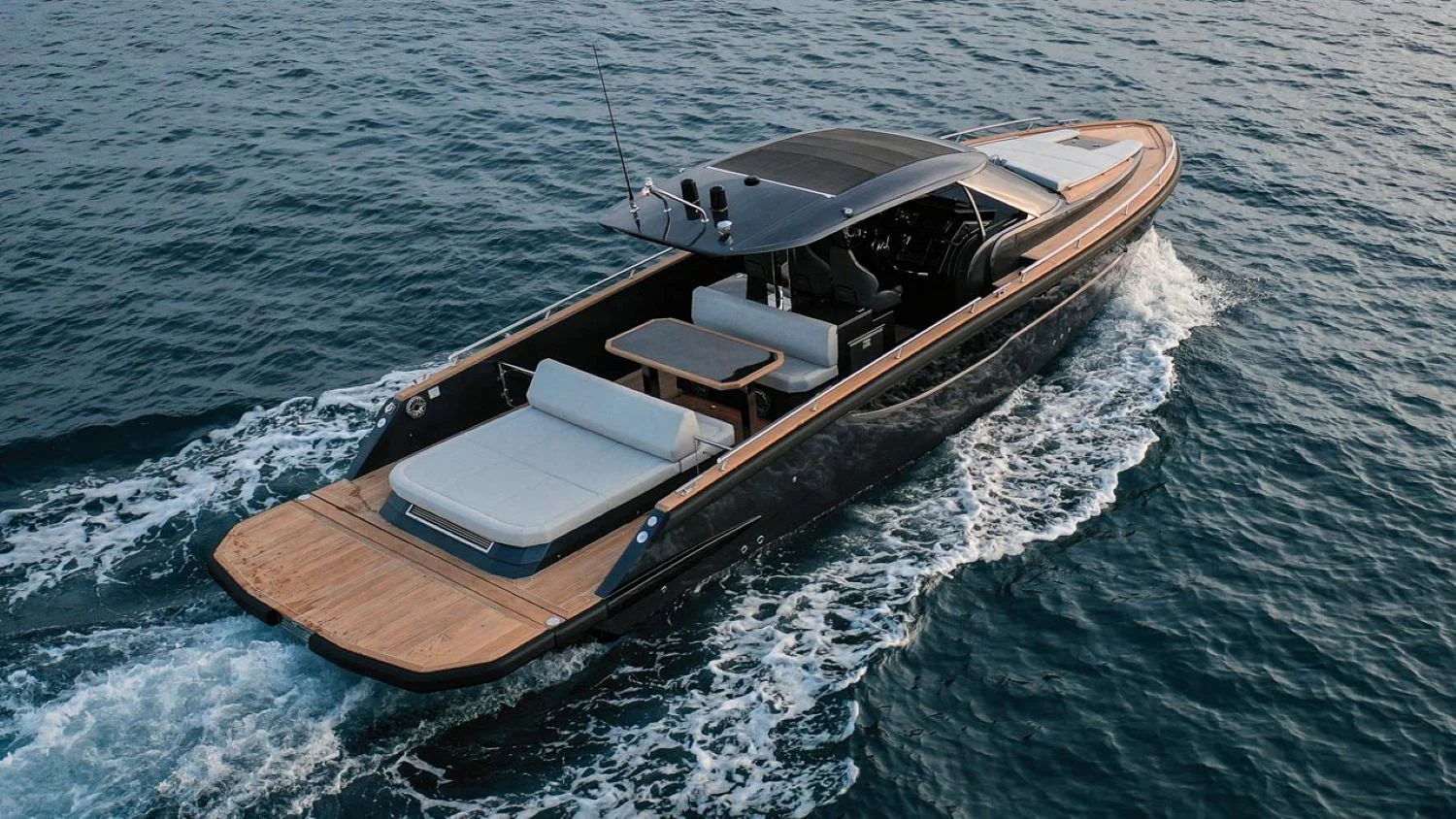 Focus Forza 37 - photo 2 yacht charter Mykonos