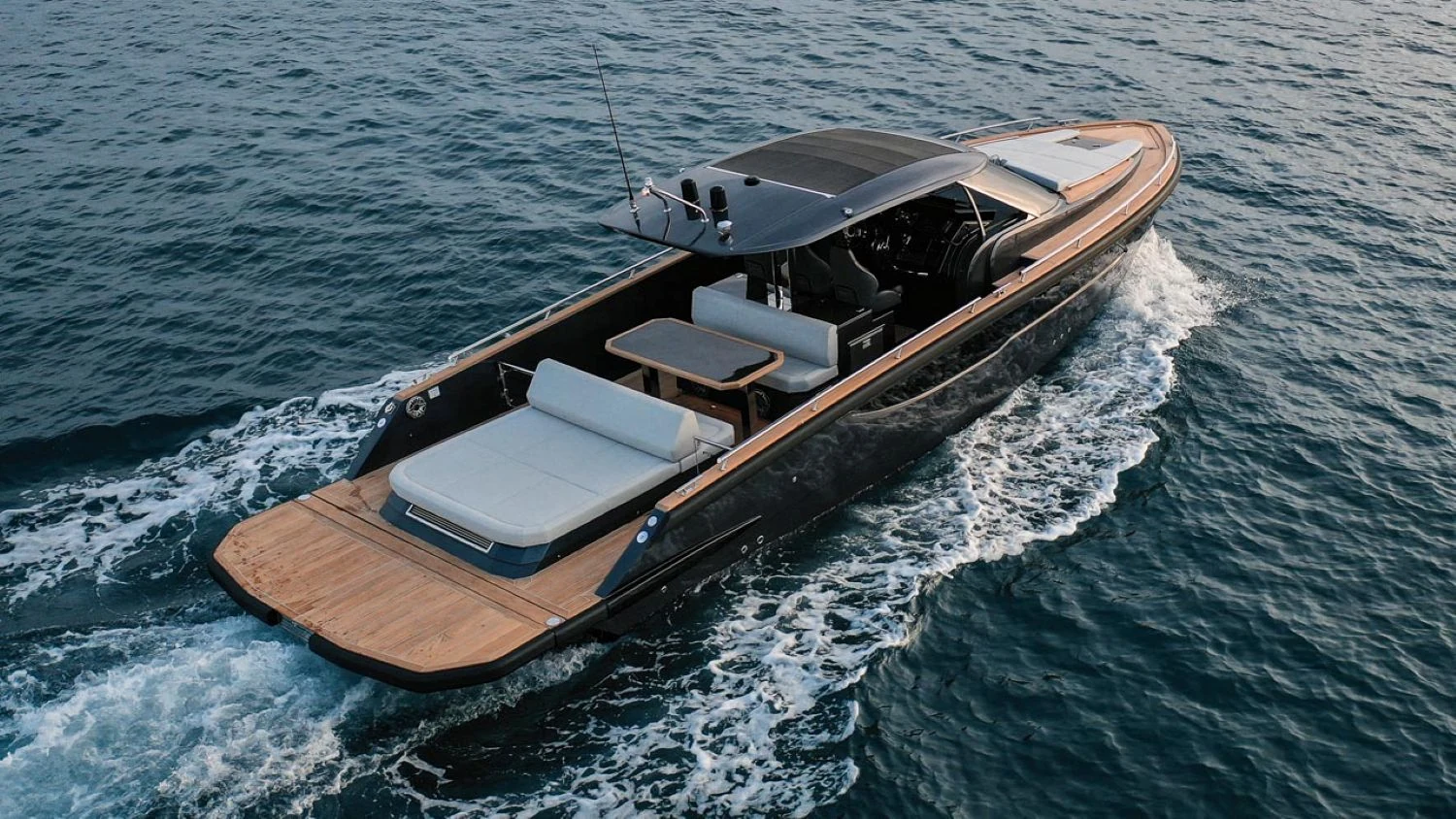 Focus Forza 37 - photo 1 yacht charter Mykonos