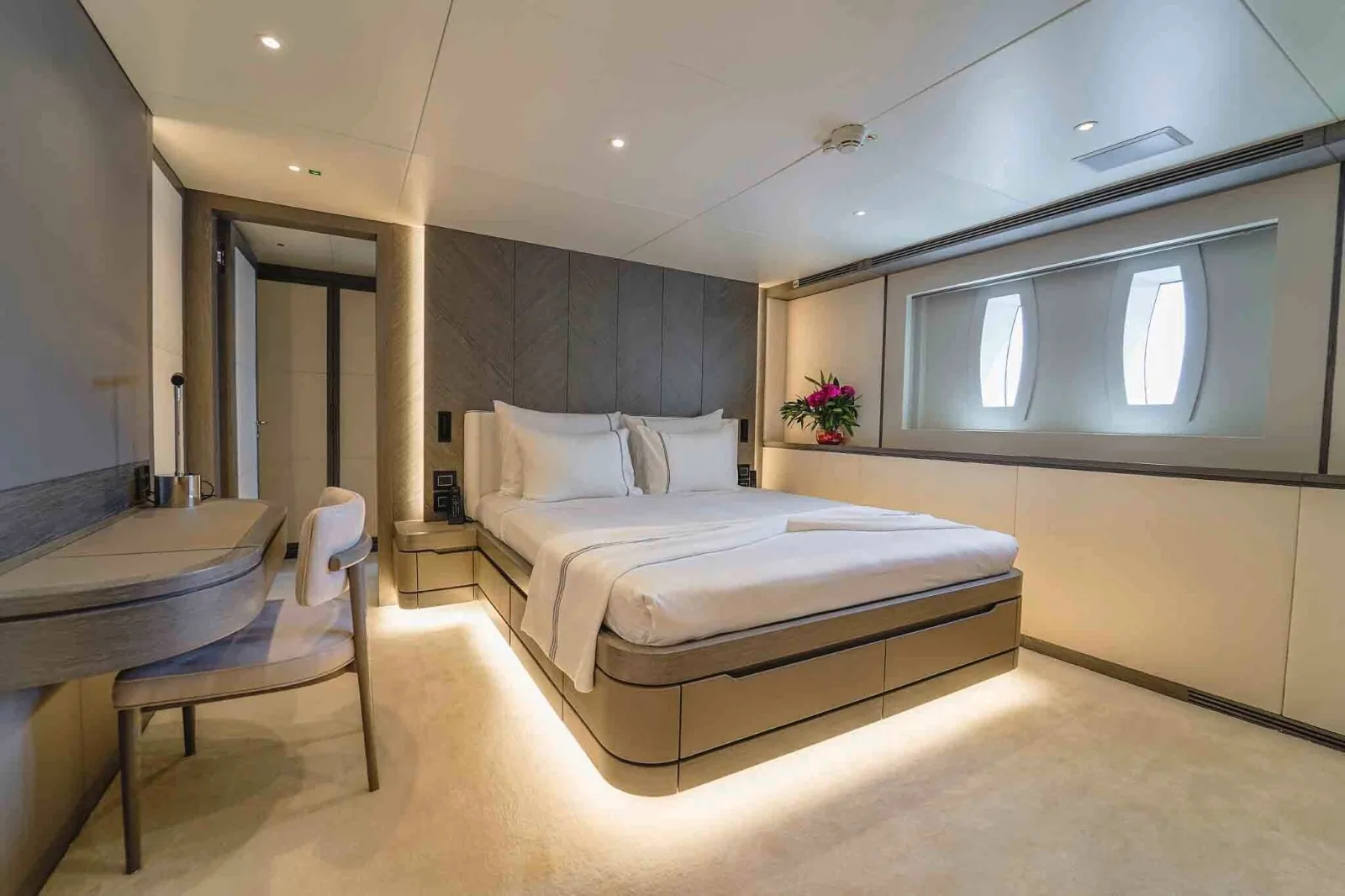 FORTUNA - photo 25 yacht charter Mykonos