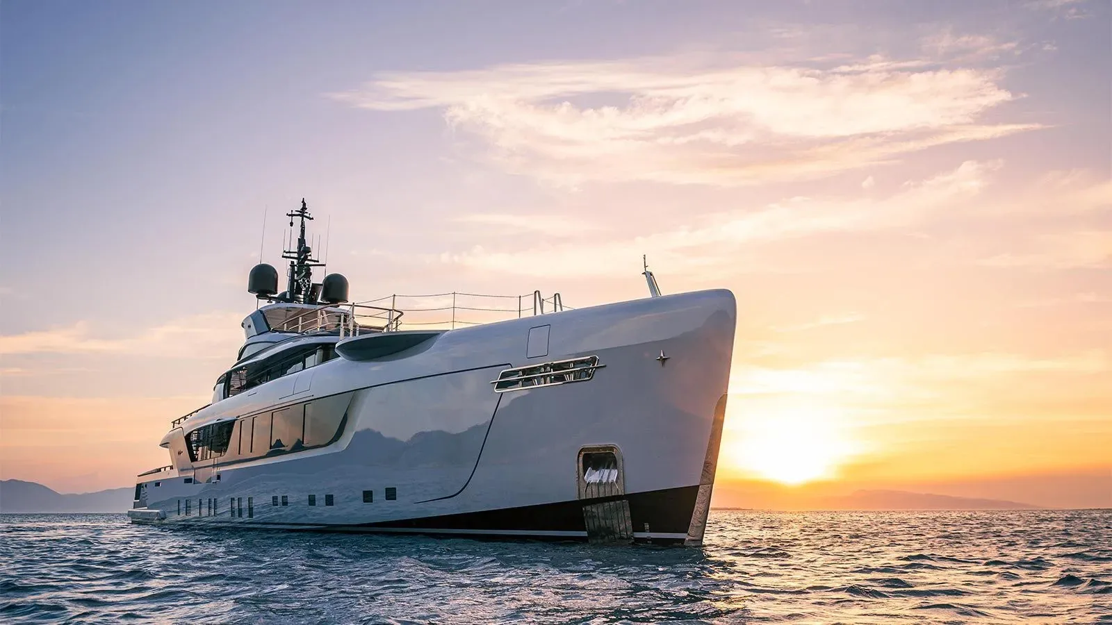 GECO - photo 6 yacht charter Mykonos