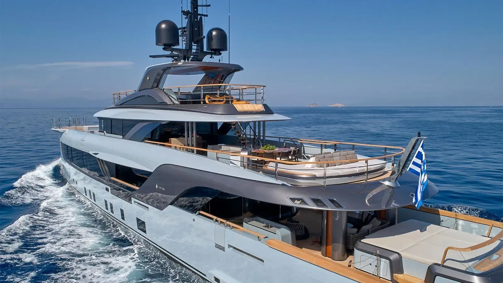 GECO - photo 12 yacht charter Mykonos