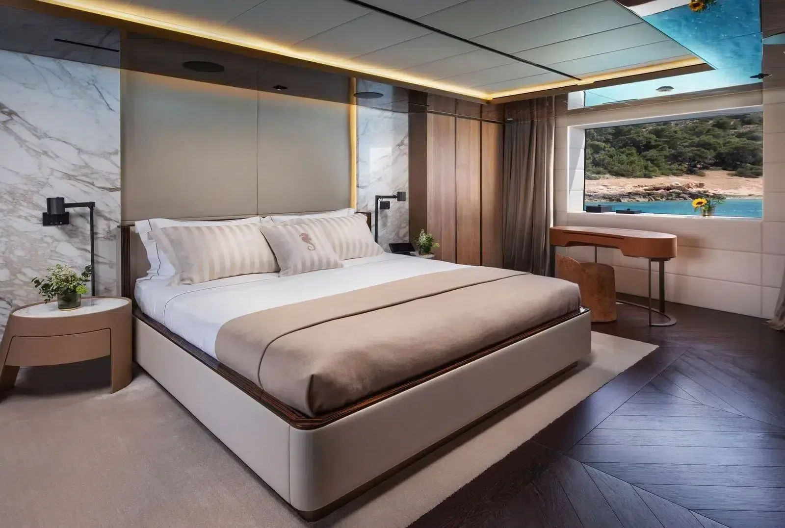 GECO - photo 28 yacht charter Mykonos
