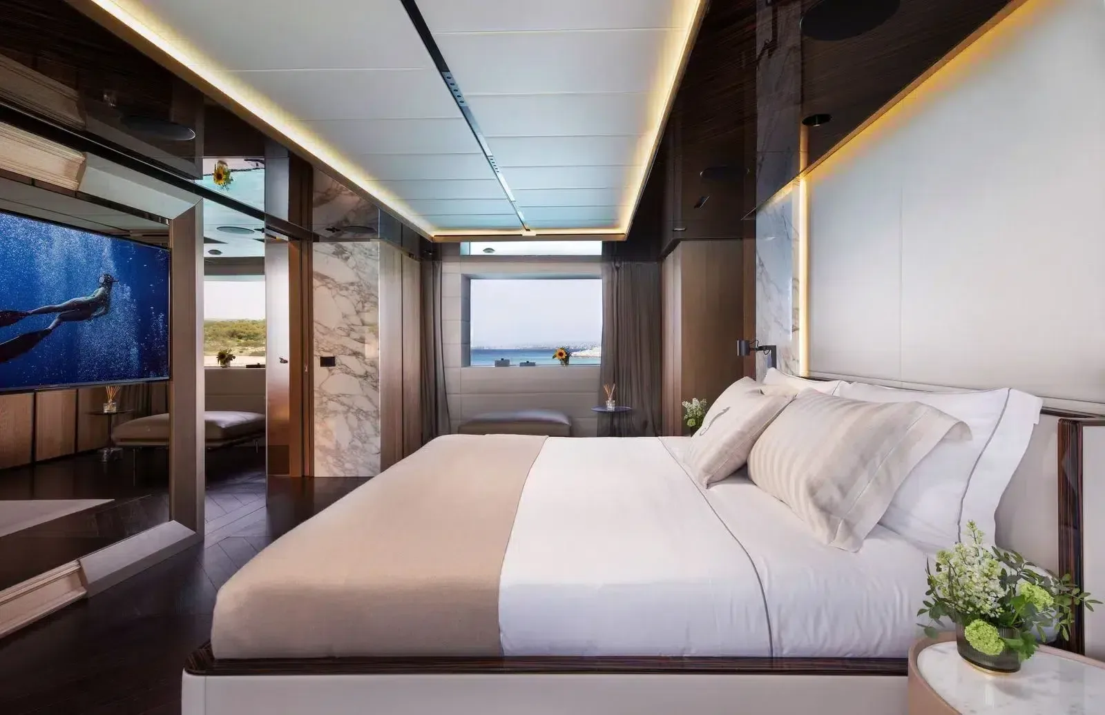 GECO - photo 31 yacht charter Mykonos