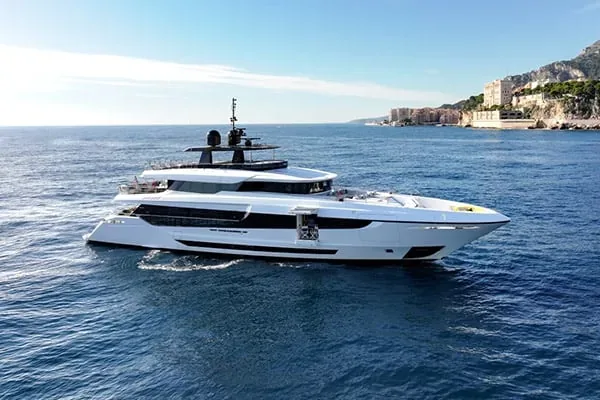 HALARA - yacht charter Mykonos