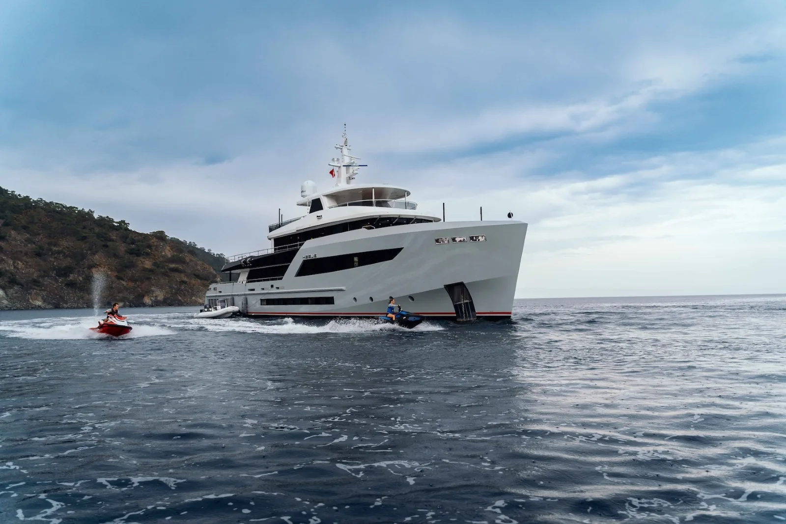HEEUS - photo 10 yacht charter Mykonos