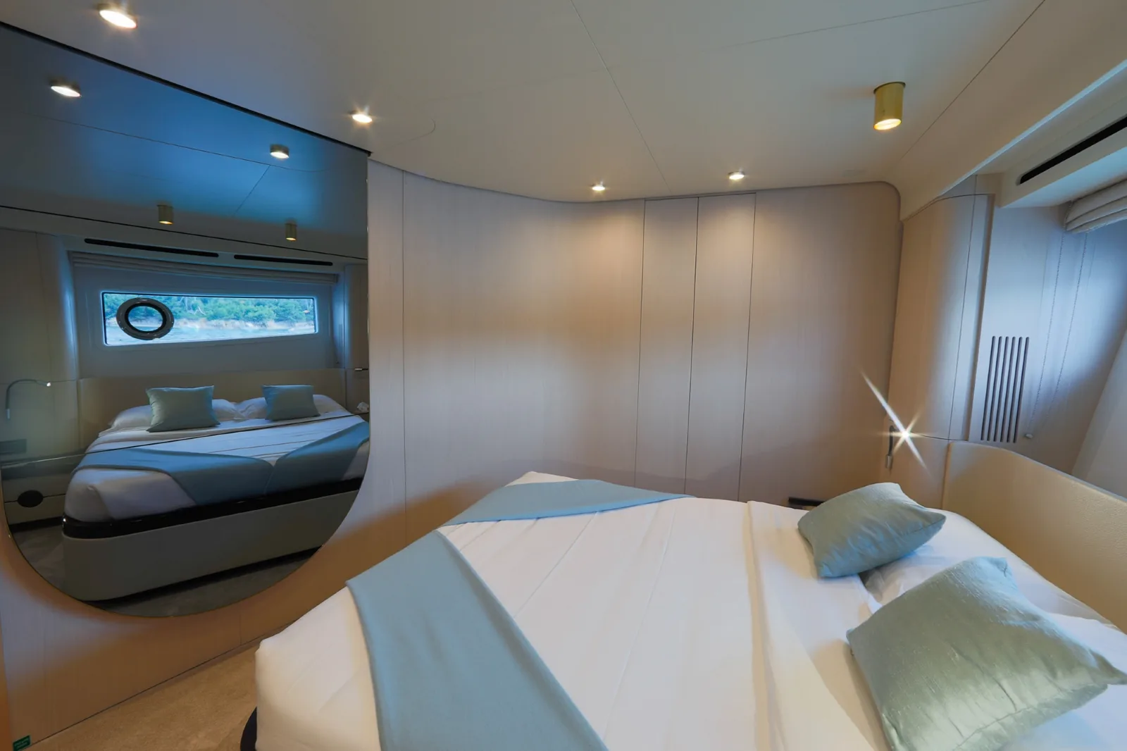 IMAGINE - photo 18 yacht charter Mykonos