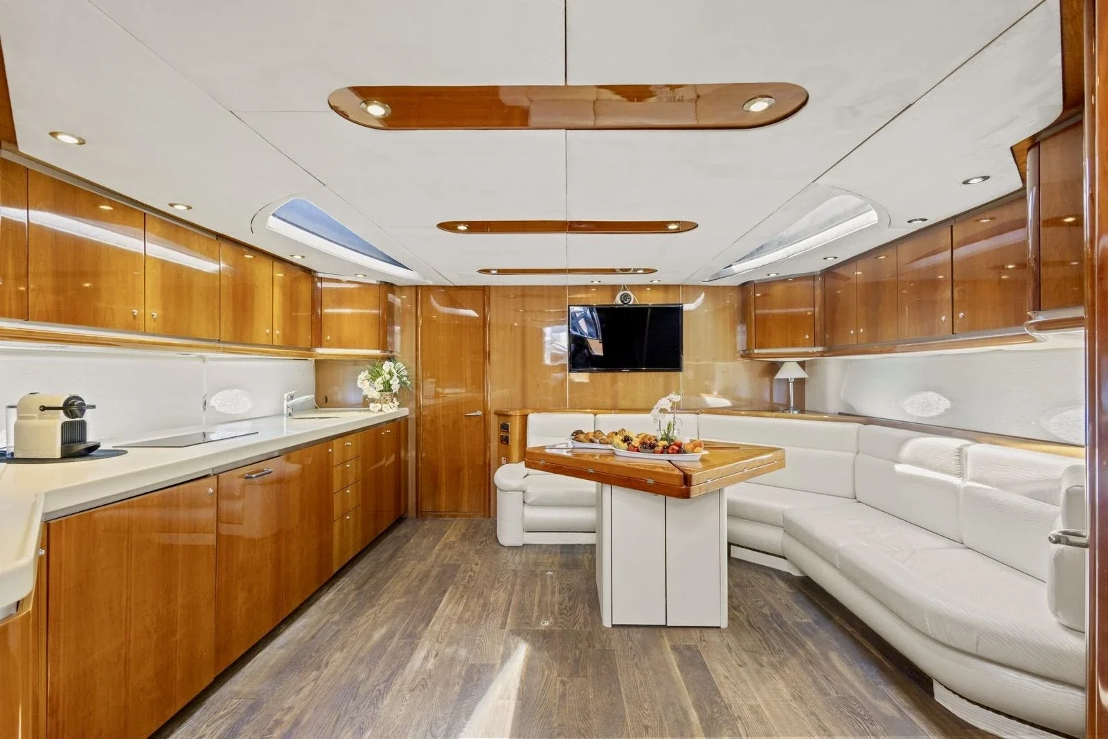 Imperium - photo 13 yacht charter Mykonos