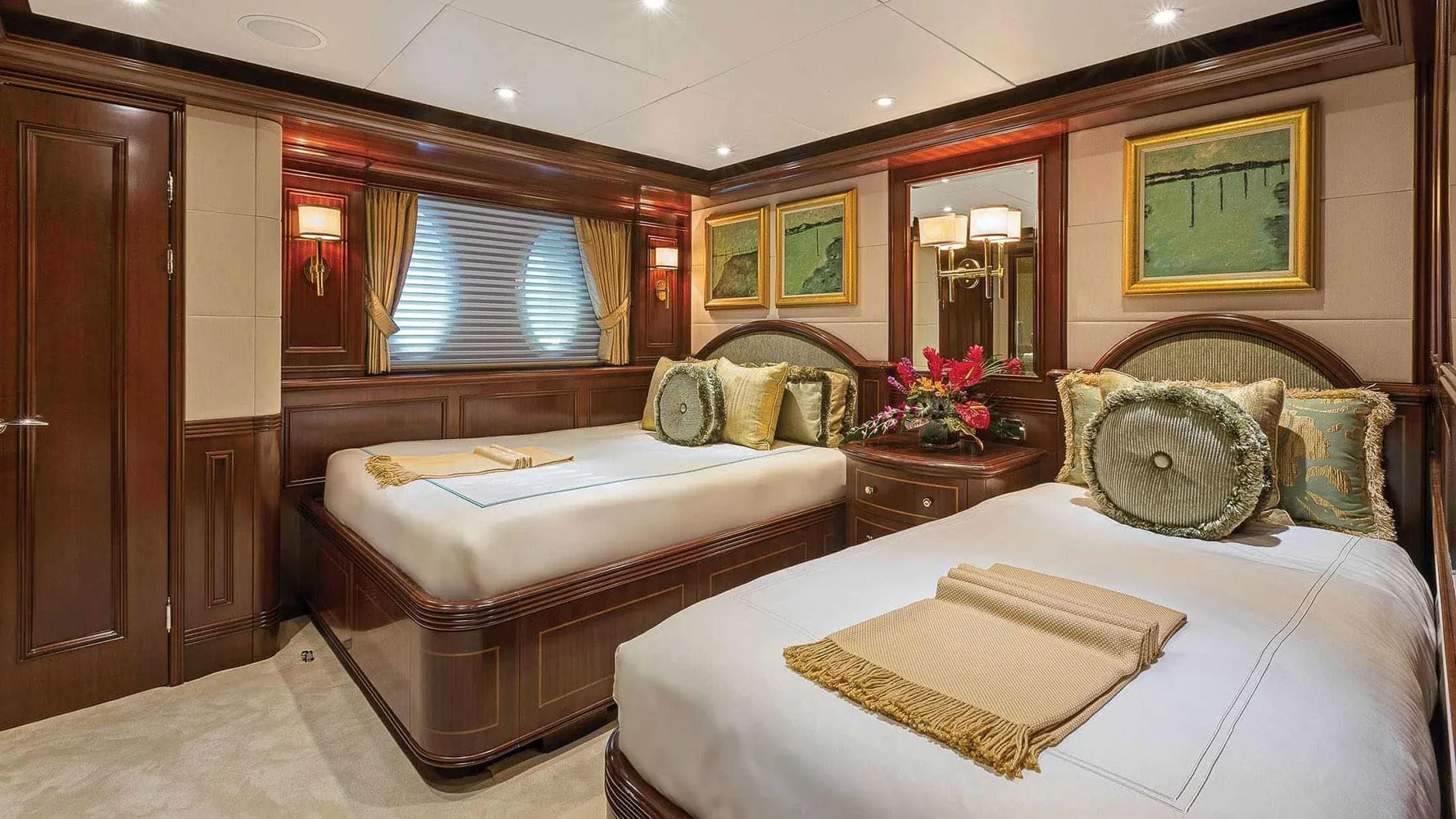 LADY BETH - photo 31 yacht charter Mykonos