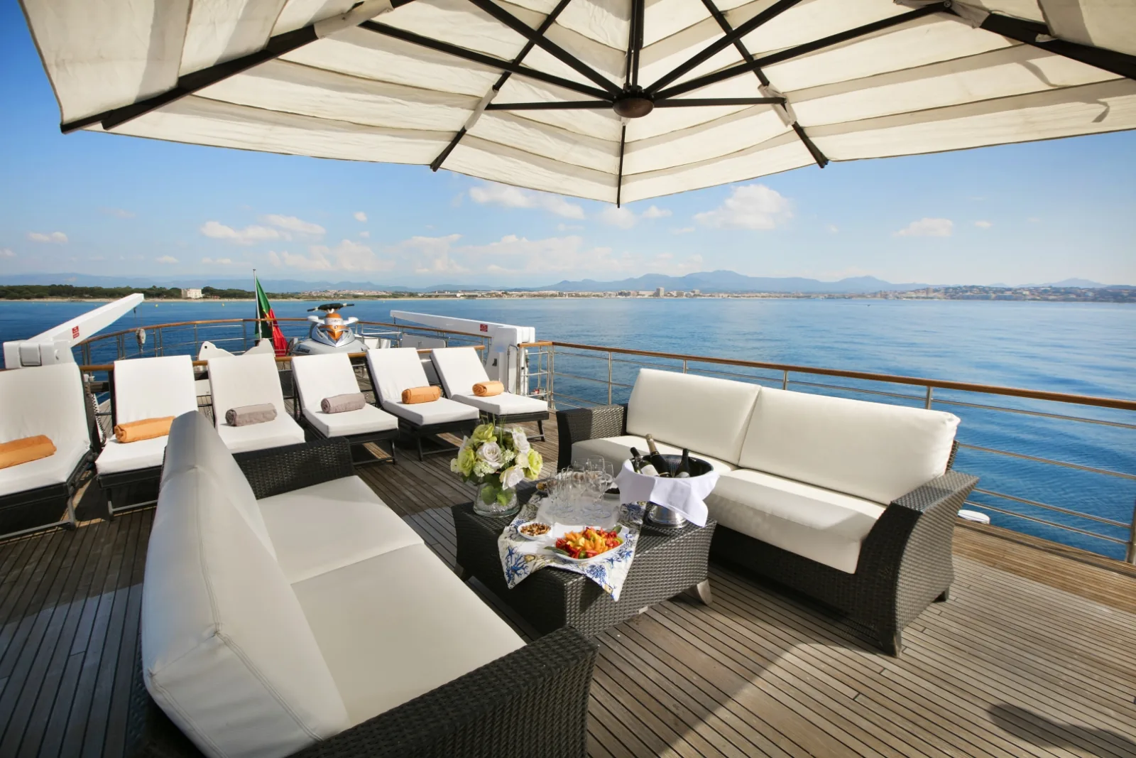 LADY JERSEY - photo 5 yacht charter Mykonos