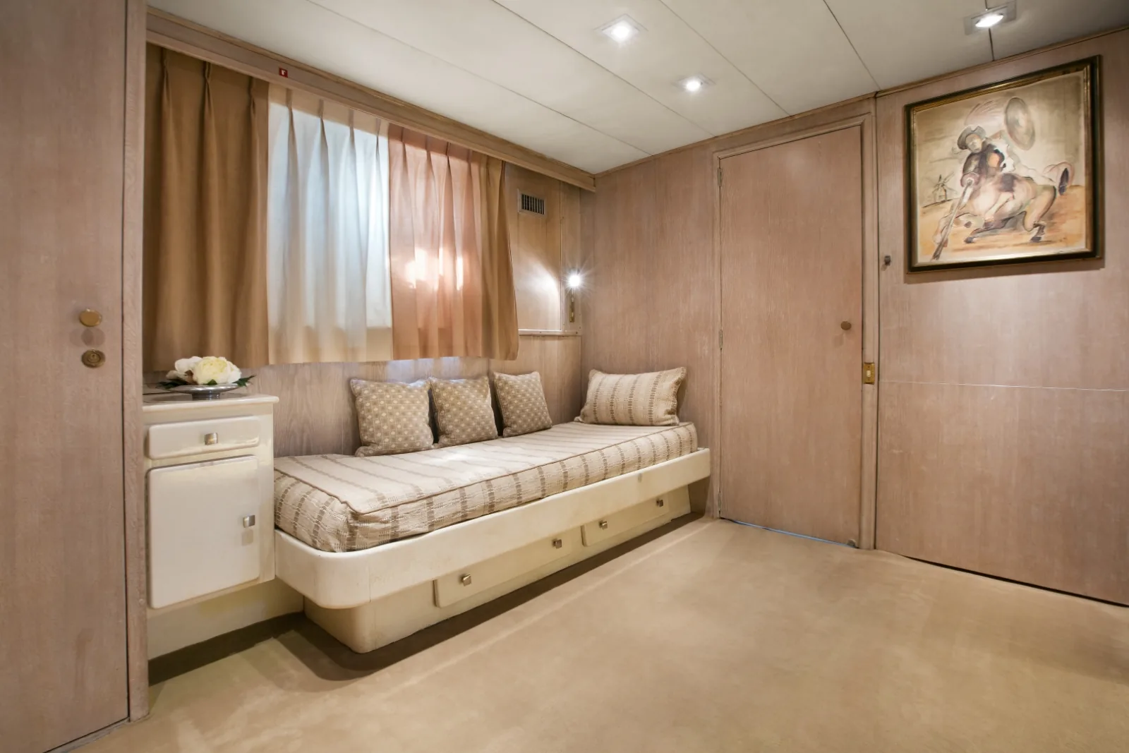 LADY JERSEY - photo 18 yacht charter Mykonos