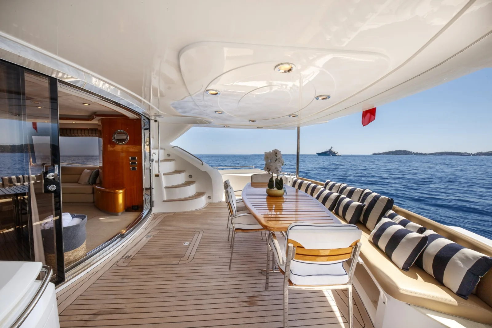 LADY YOUSRA - photo 11 yacht charter Mykonos