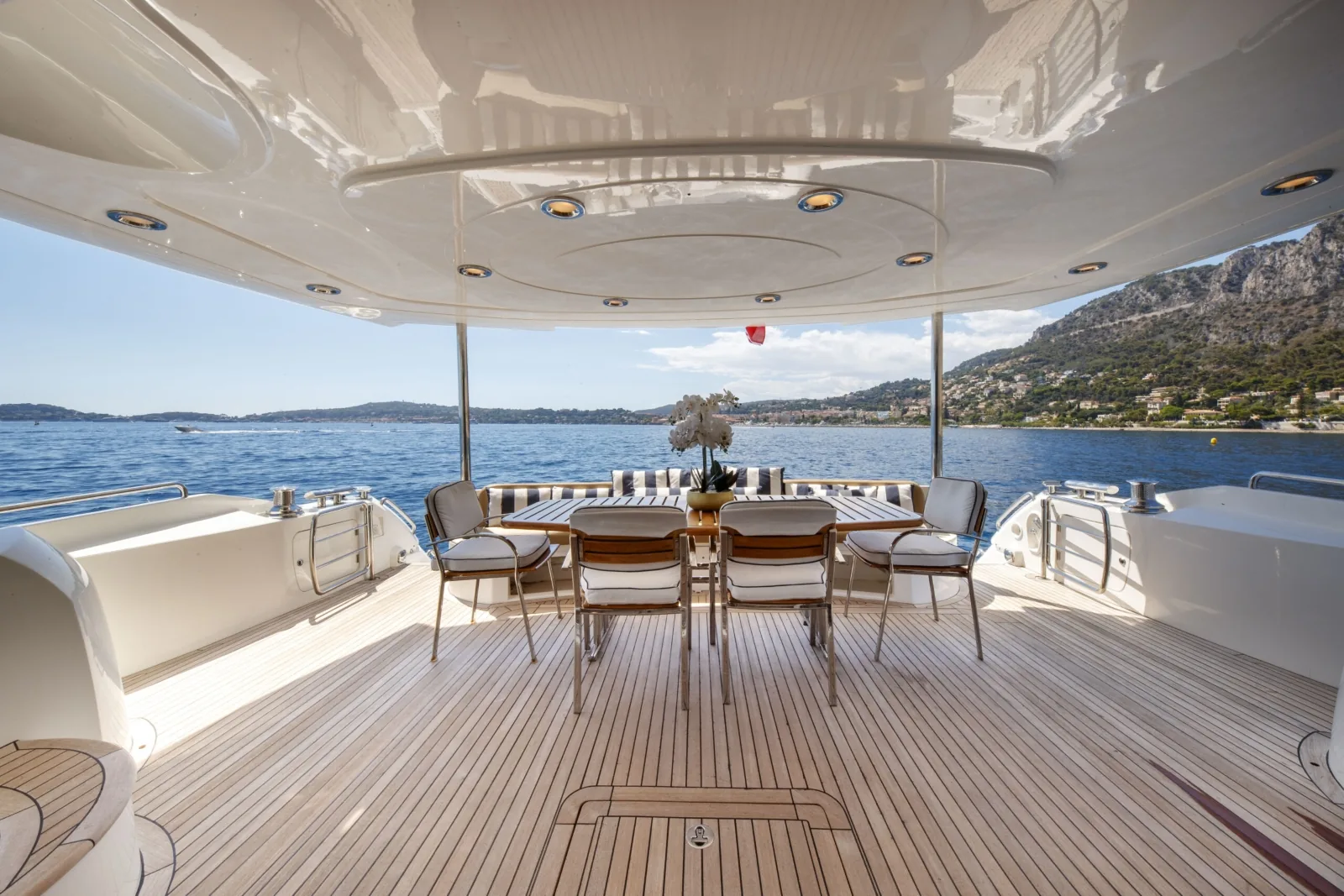 LADY YOUSRA - photo 12 yacht charter Mykonos
