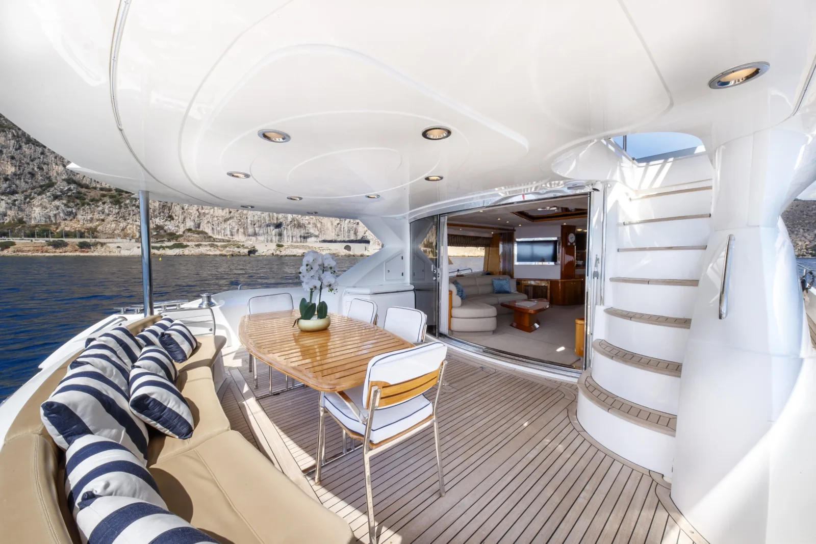 LADY YOUSRA - photo 13 yacht charter Mykonos