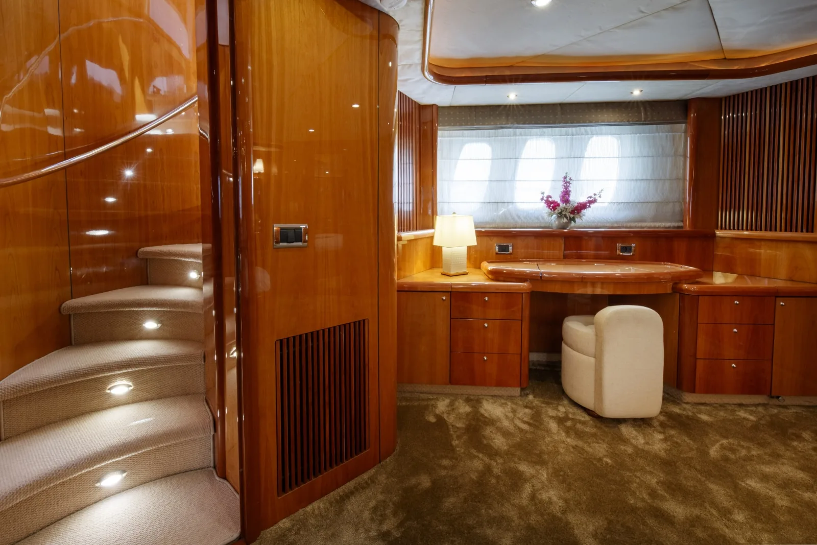 LADY YOUSRA - photo 25 yacht charter Mykonos
