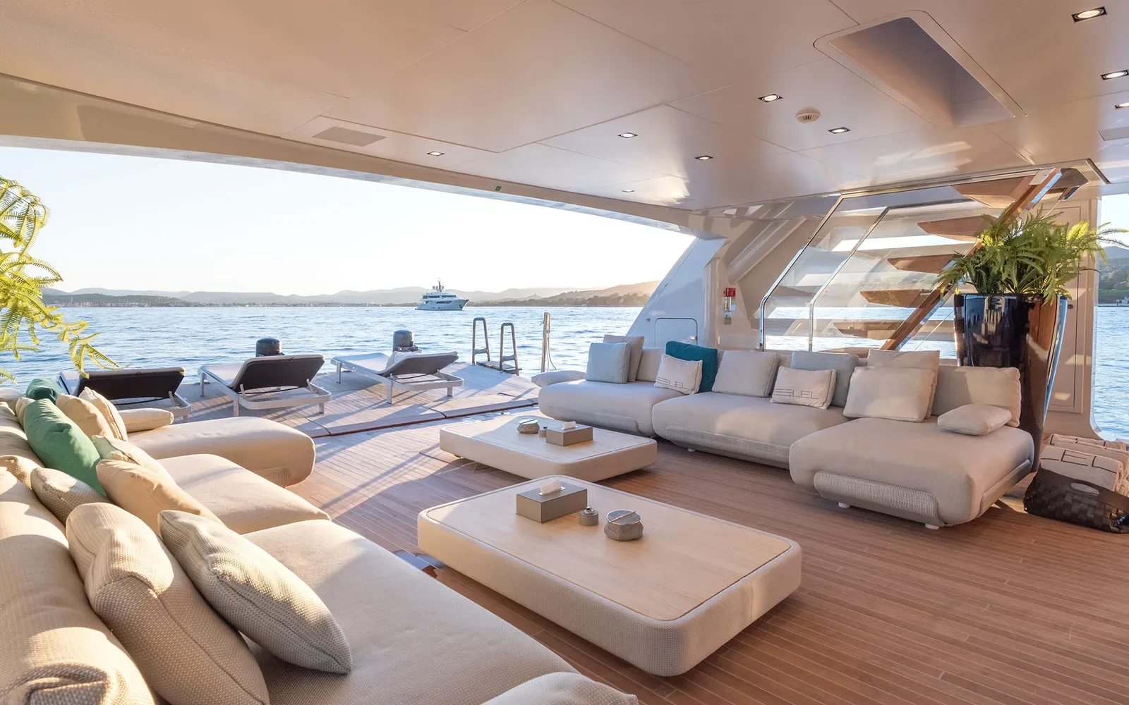 LEL - photo 6 yacht charter Mykonos