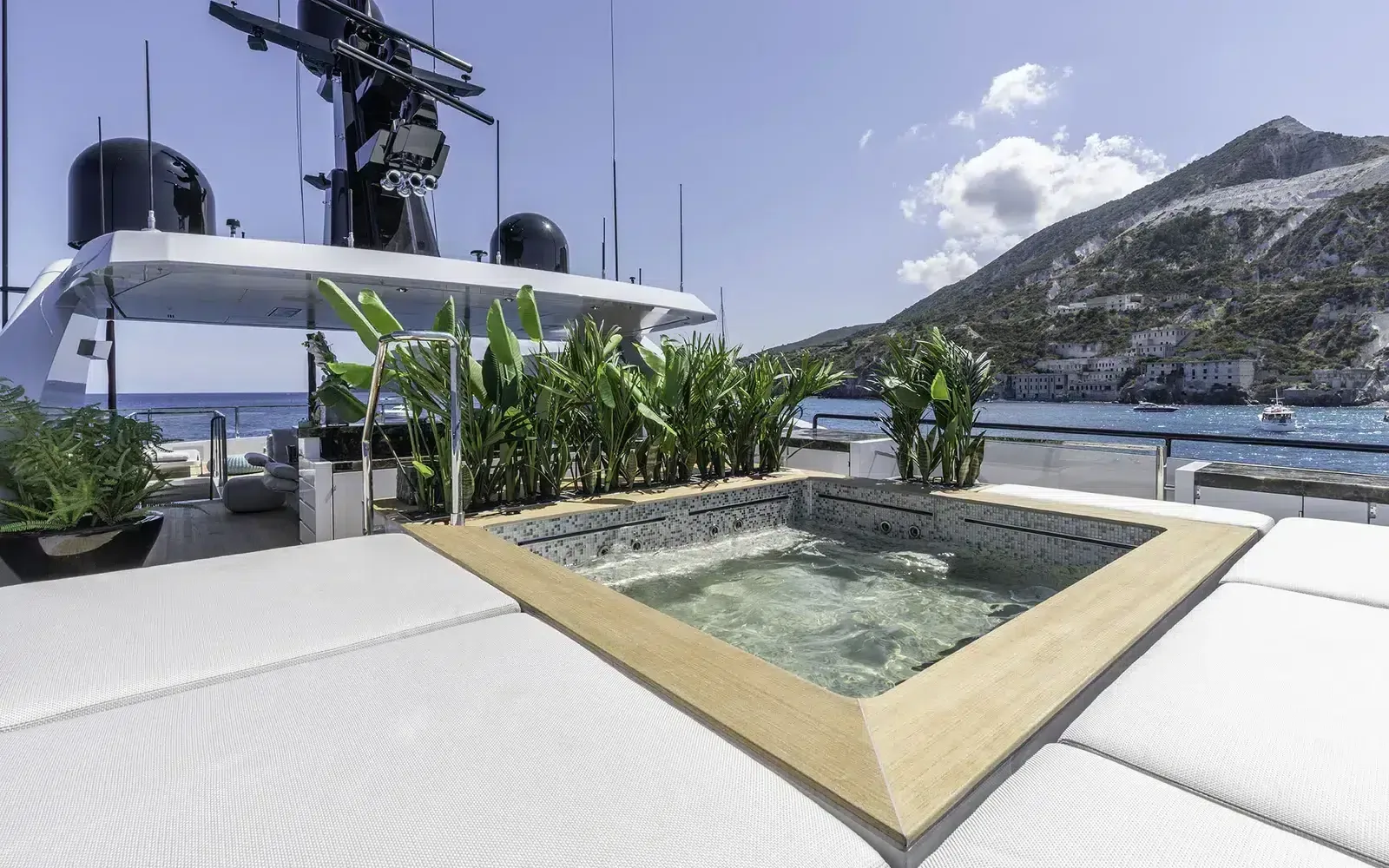 LEL - photo 7 yacht charter Mykonos