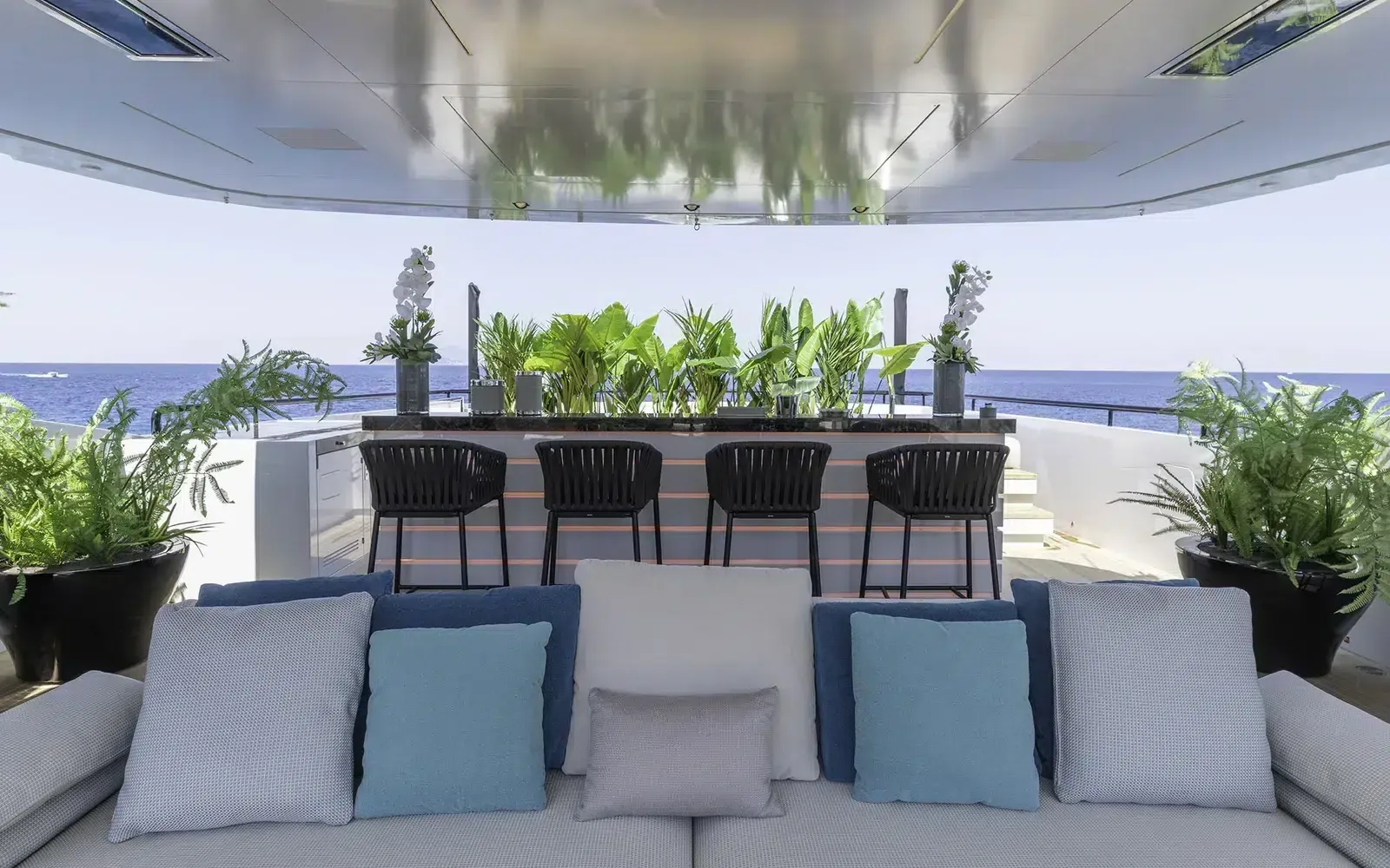 LEL - photo 8 yacht charter Mykonos