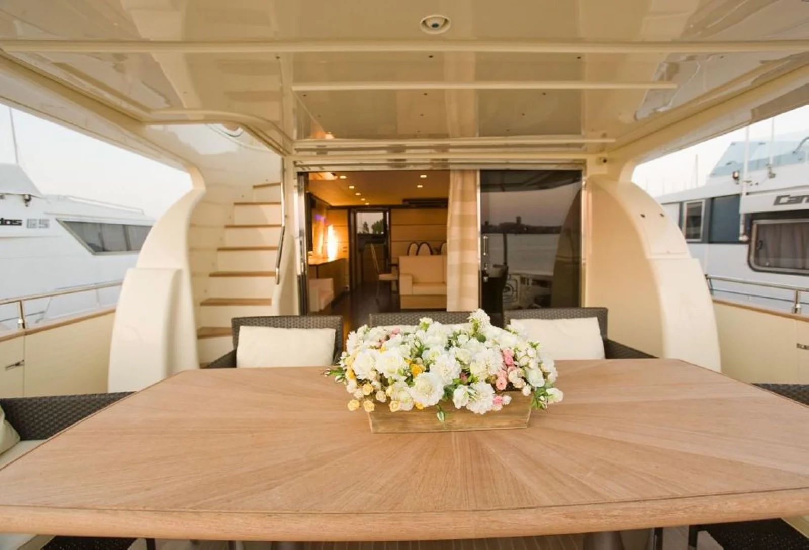 Leonard 74 - photo 10 yacht charter Mykonos