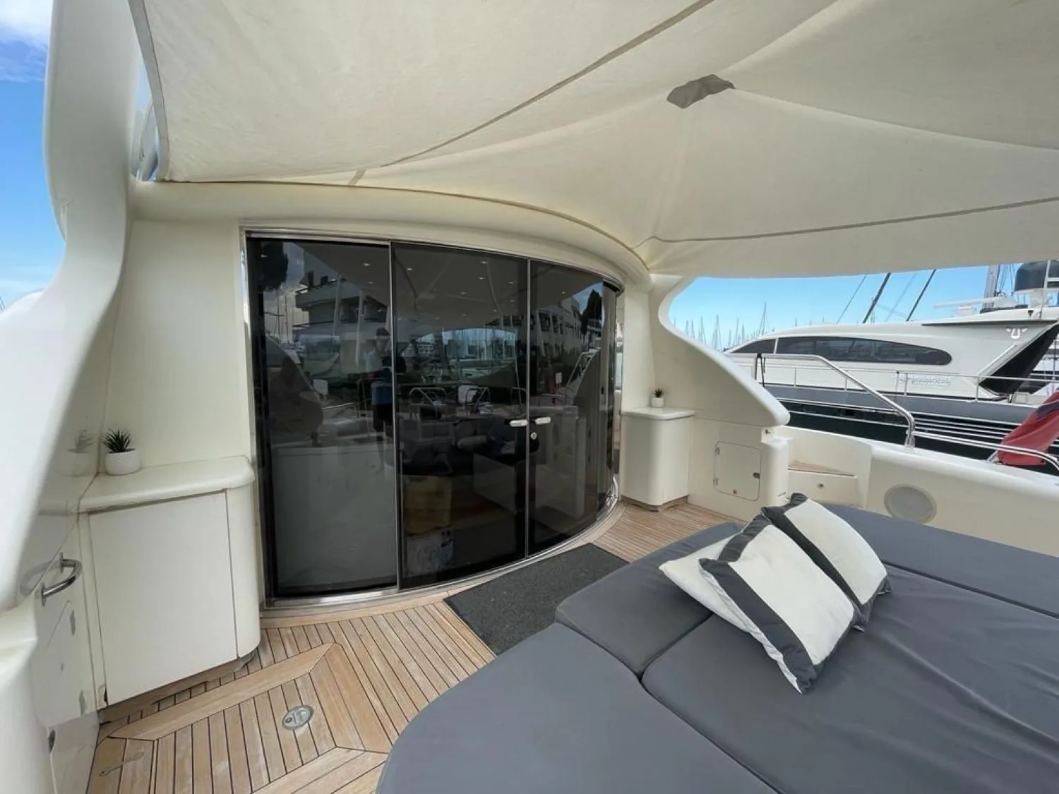 LEOPARD 24 - photo 10 yacht charter Mykonos