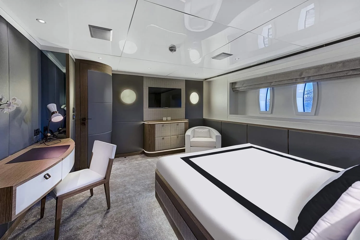 LIQUID SKY - photo 16 yacht charter Mykonos