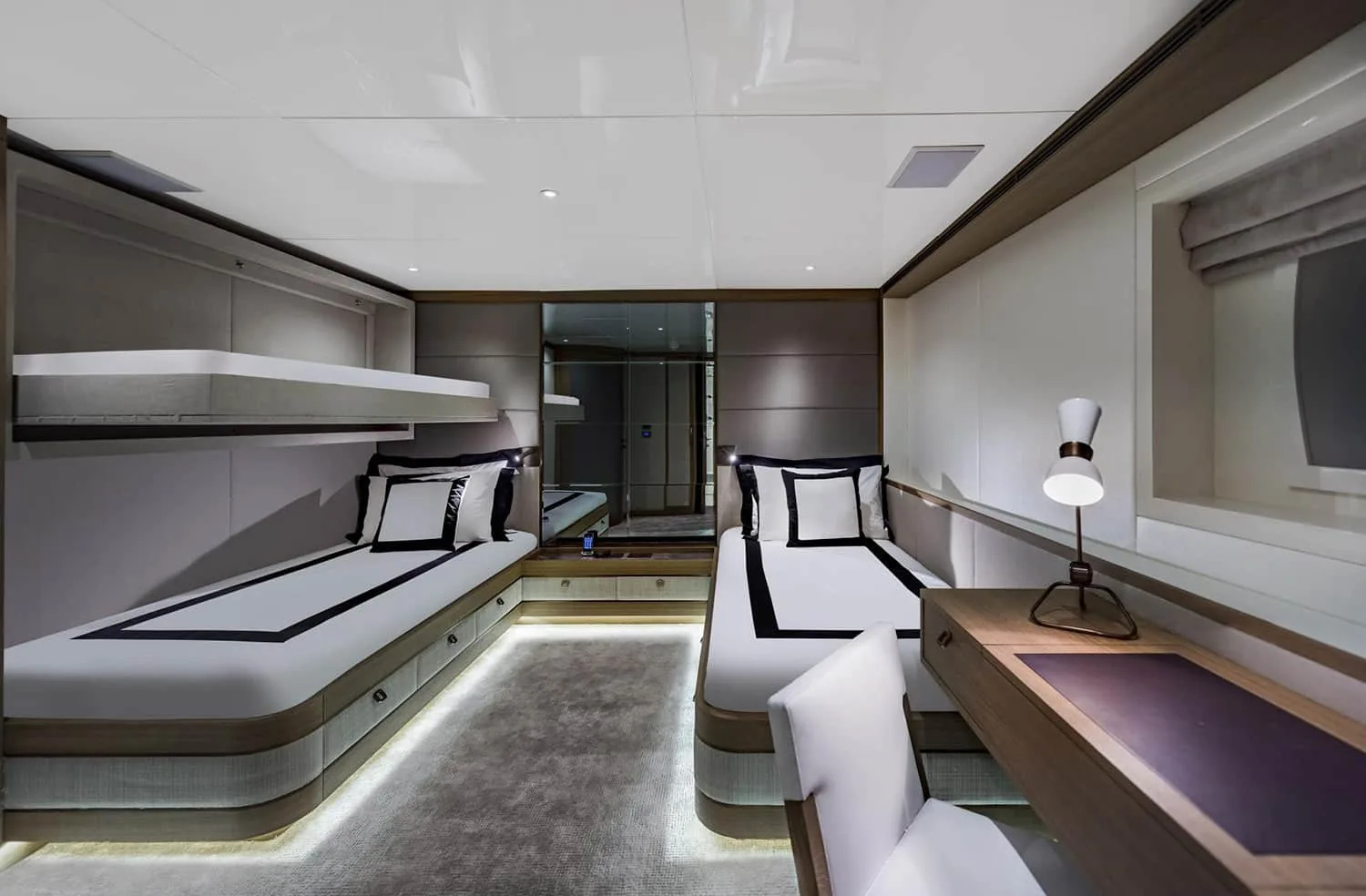 LIQUID SKY - photo 20 yacht charter Mykonos