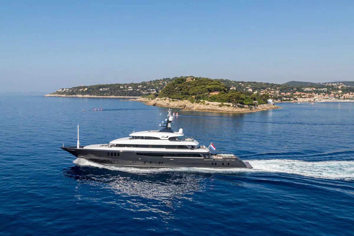 LOON - photo 7 yacht charter Mykonos