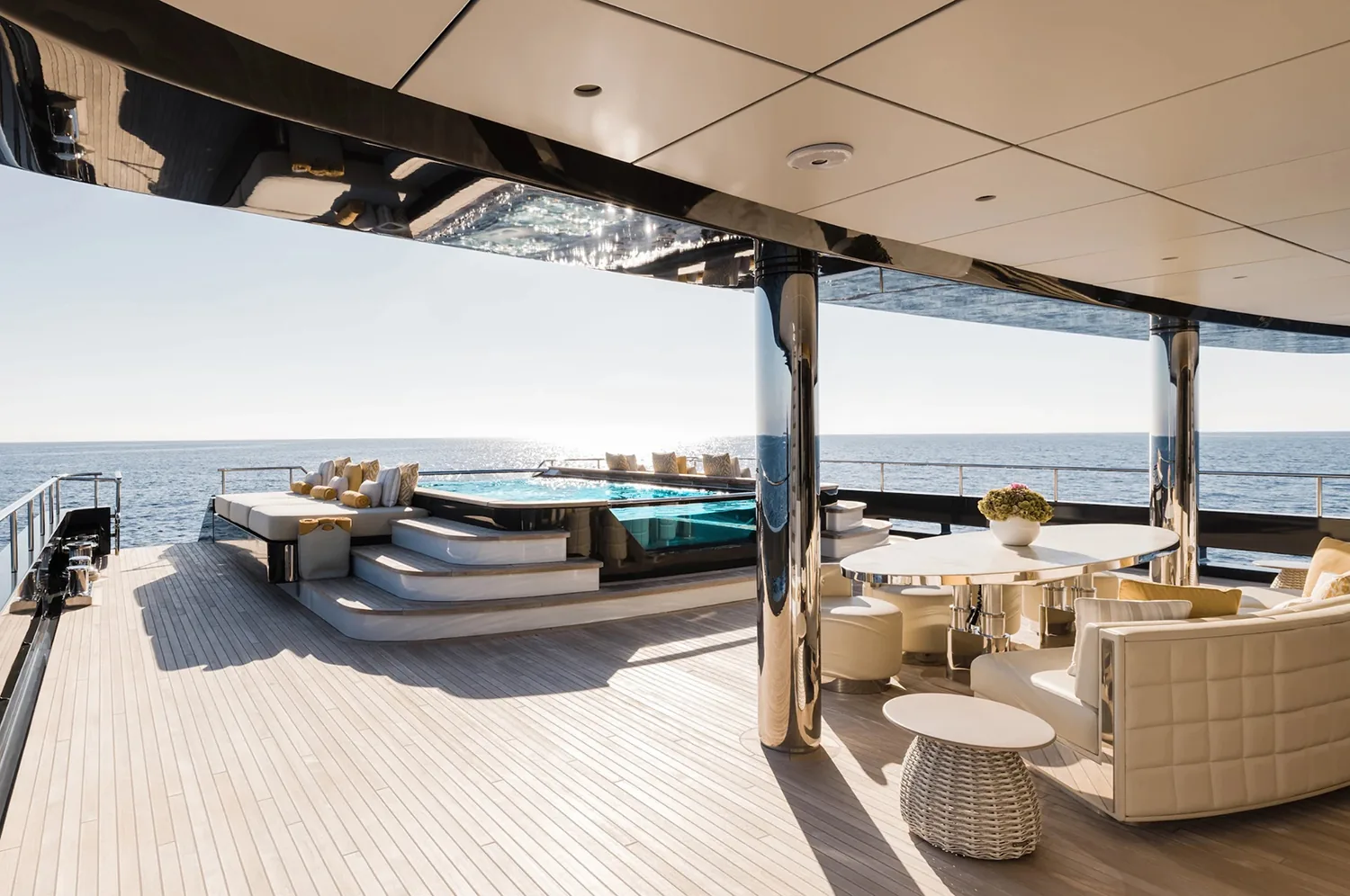 LOON - photo 21 yacht charter Mykonos