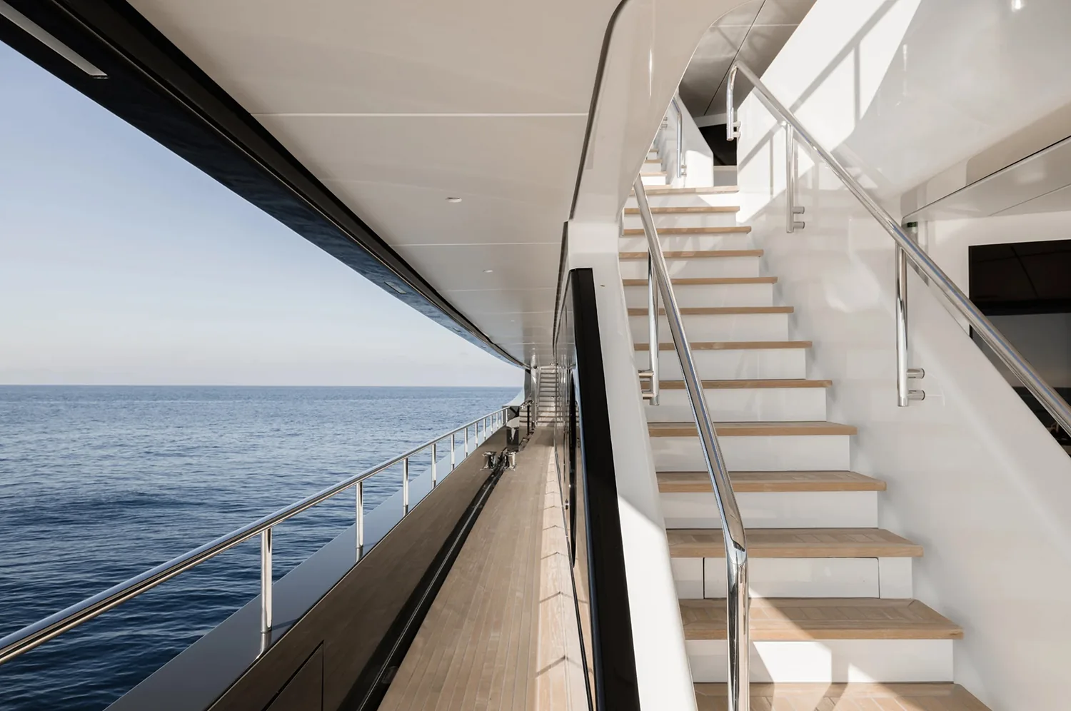 LOON - photo 40 yacht charter Mykonos