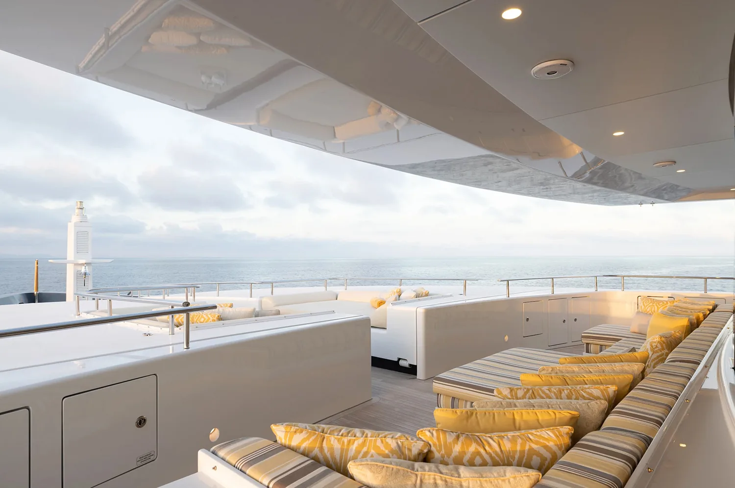 LOON - photo 41 yacht charter Mykonos