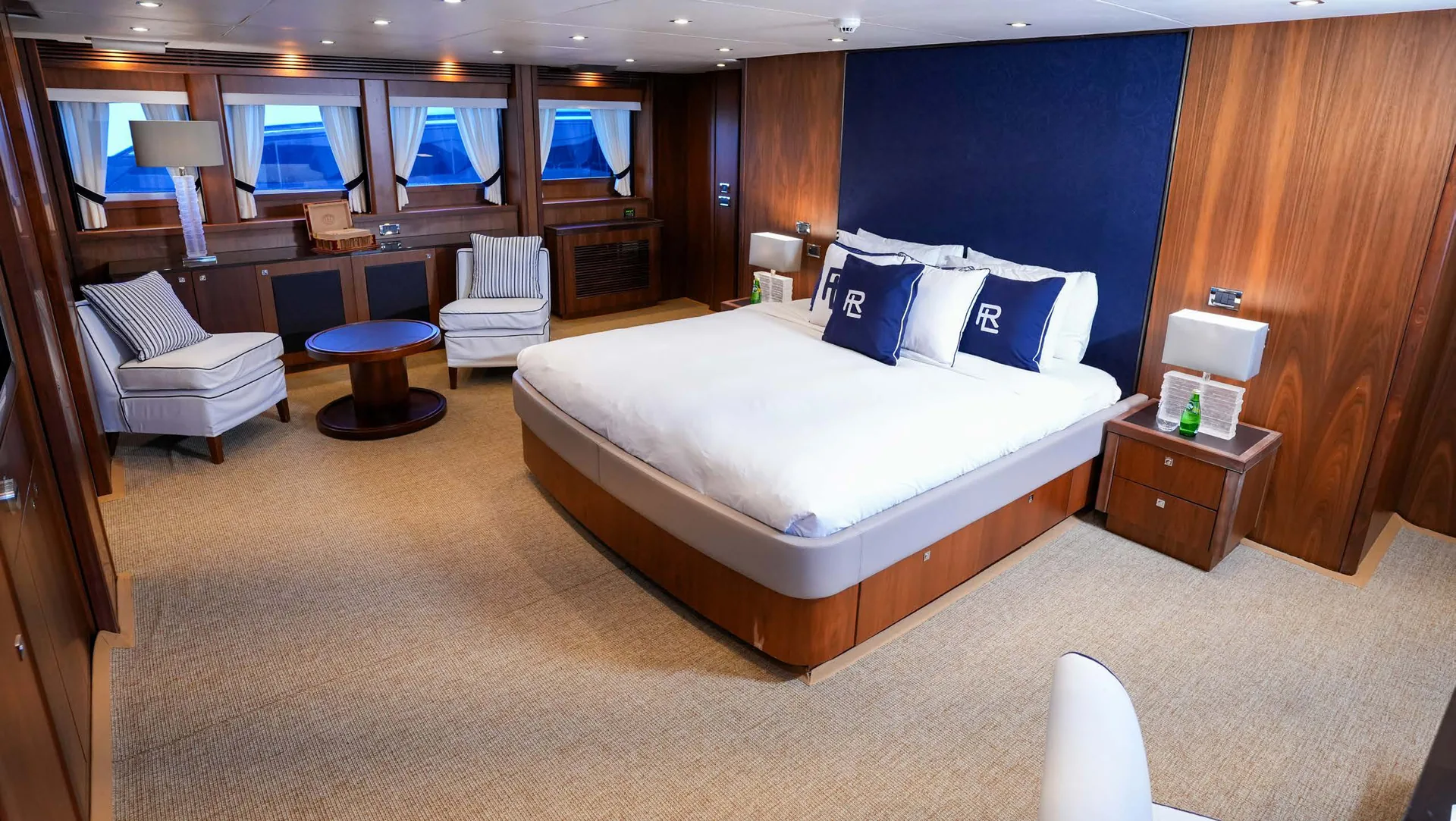 Lucien - photo 14 yacht charter Mykonos