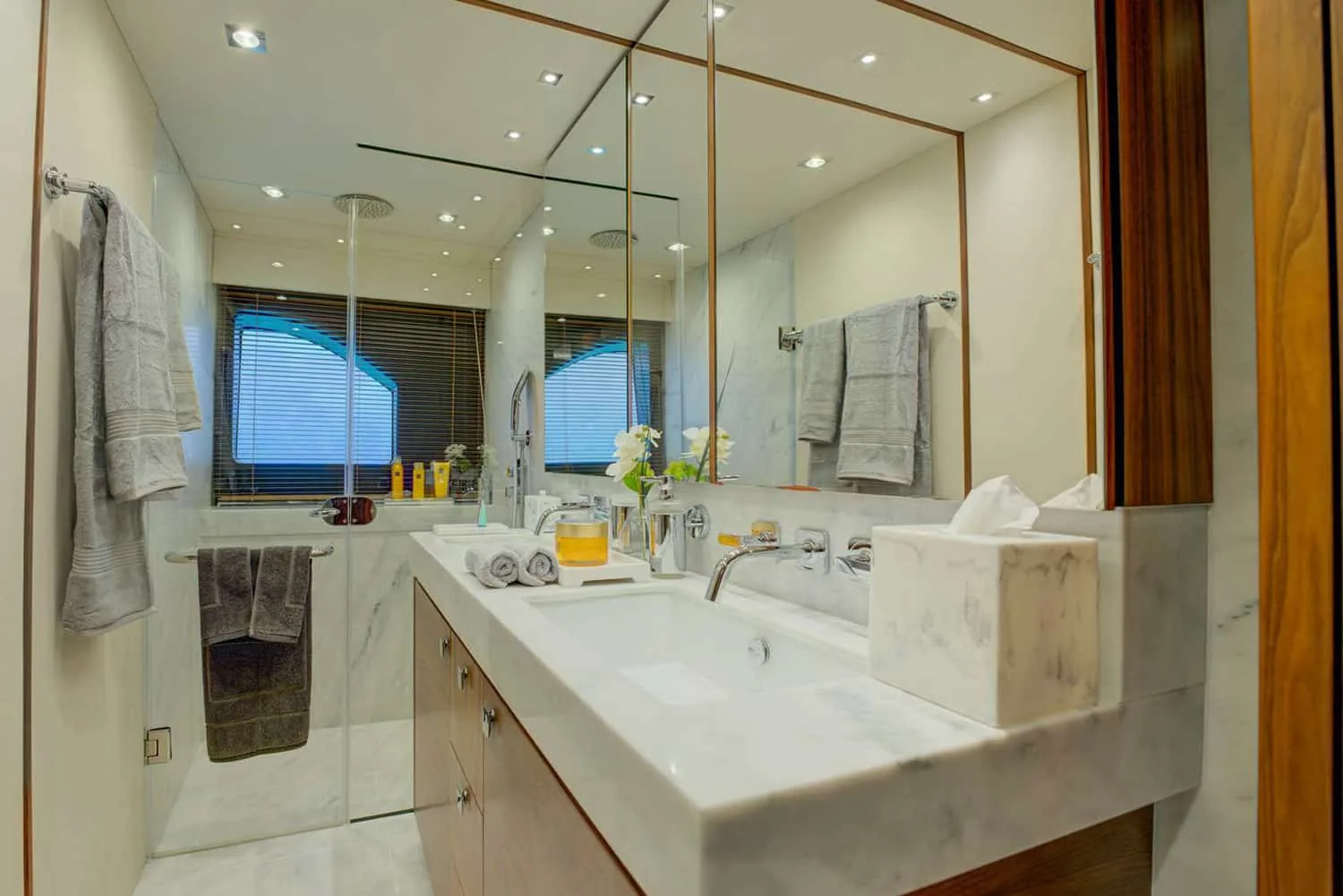 MIKEL ANGELO - photo 7 yacht charter Mykonos