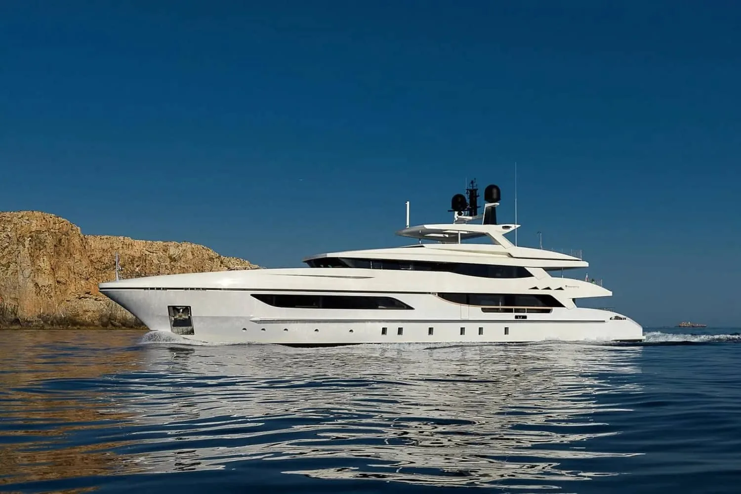 MR T - photo 3 yacht charter Mykonos