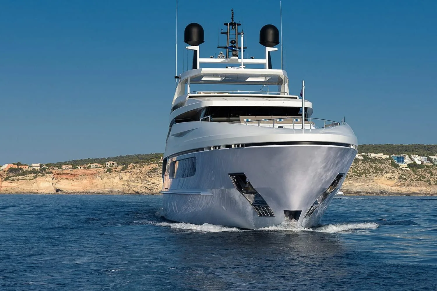 MR T - photo 5 yacht charter Mykonos