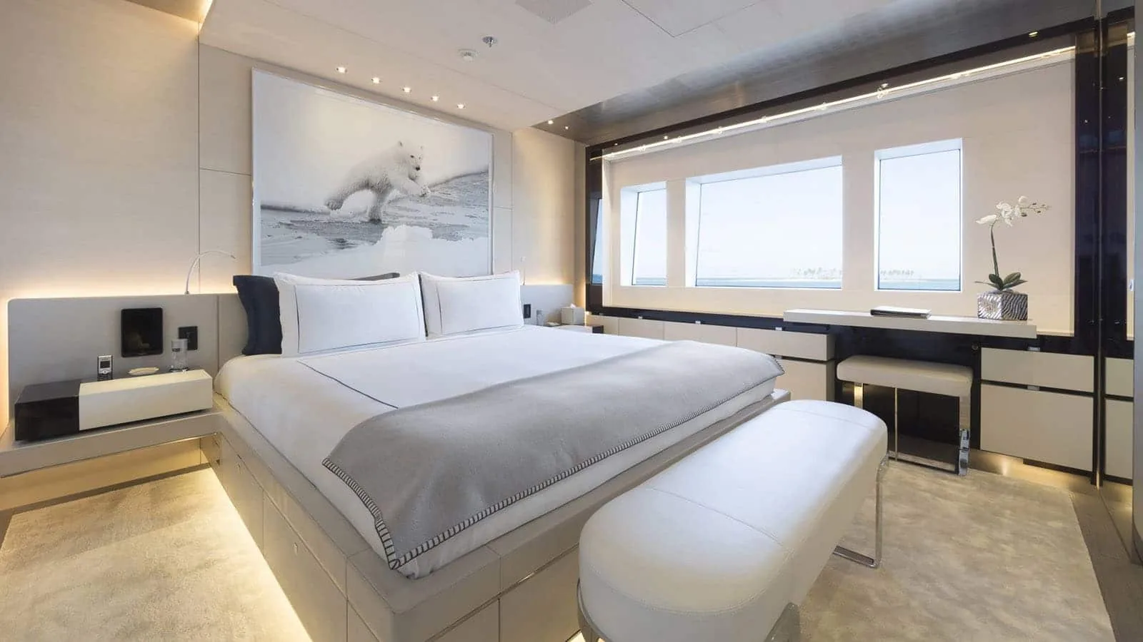 NAUTILUS - photo 33 yacht charter Mykonos