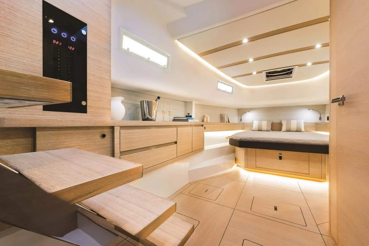 Pardo 43 - photo 12 yacht charter Mykonos