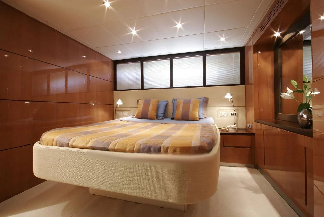 Pershing 56 - photo 7 yacht charter Mykonos