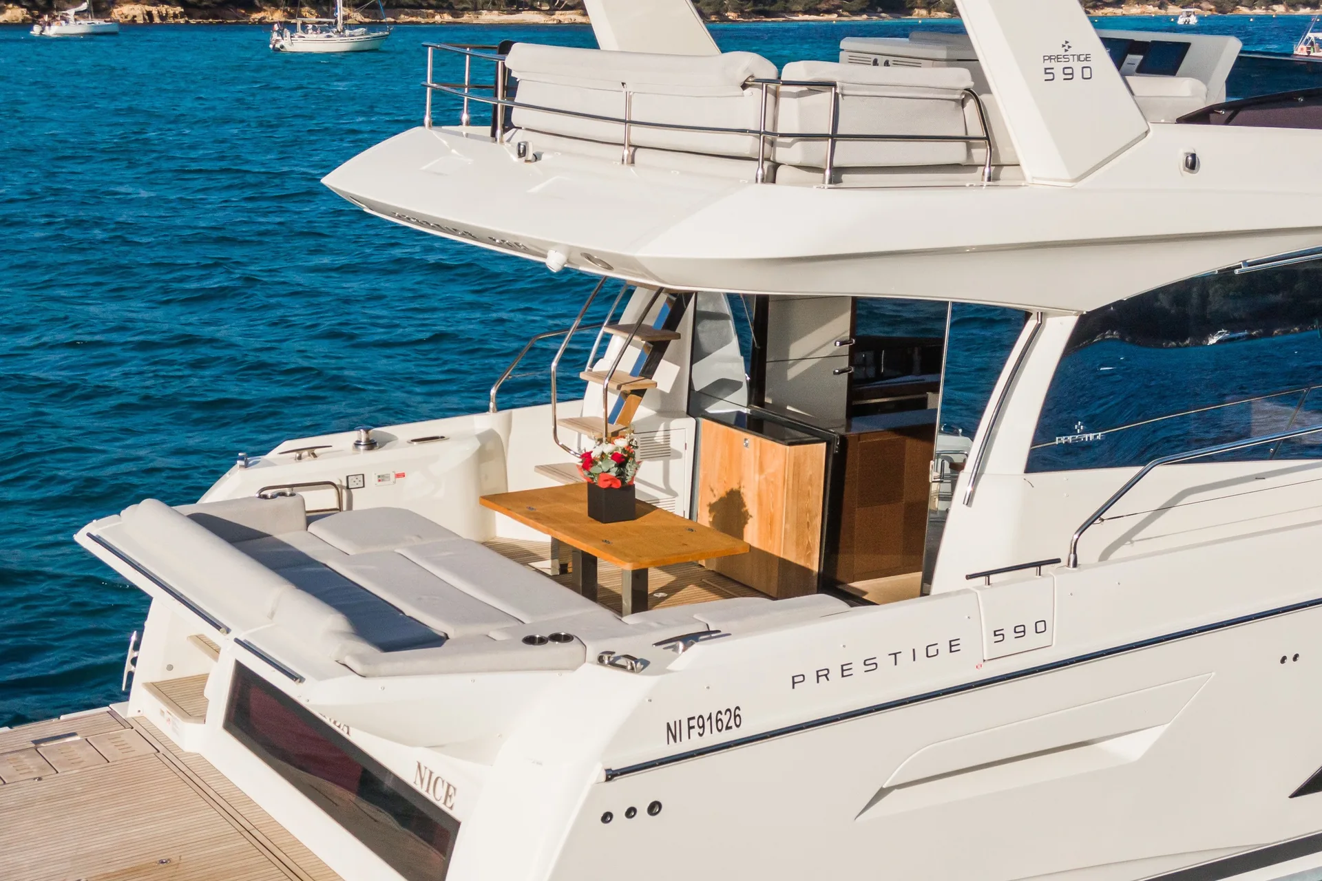 Prestige 590 - photo 4 yacht charter Mykonos