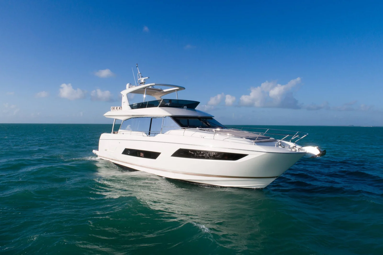 Prestige 680 - photo 9 yacht charter Mykonos